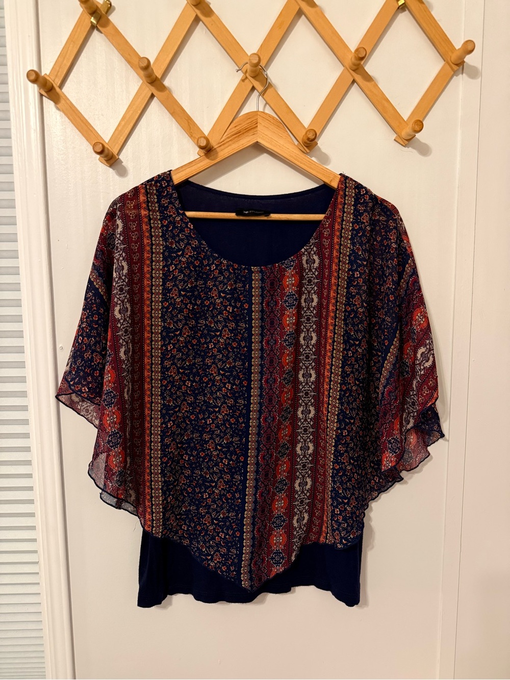 AB Studio Navy and Red Mixed-Print Flutter Blouse